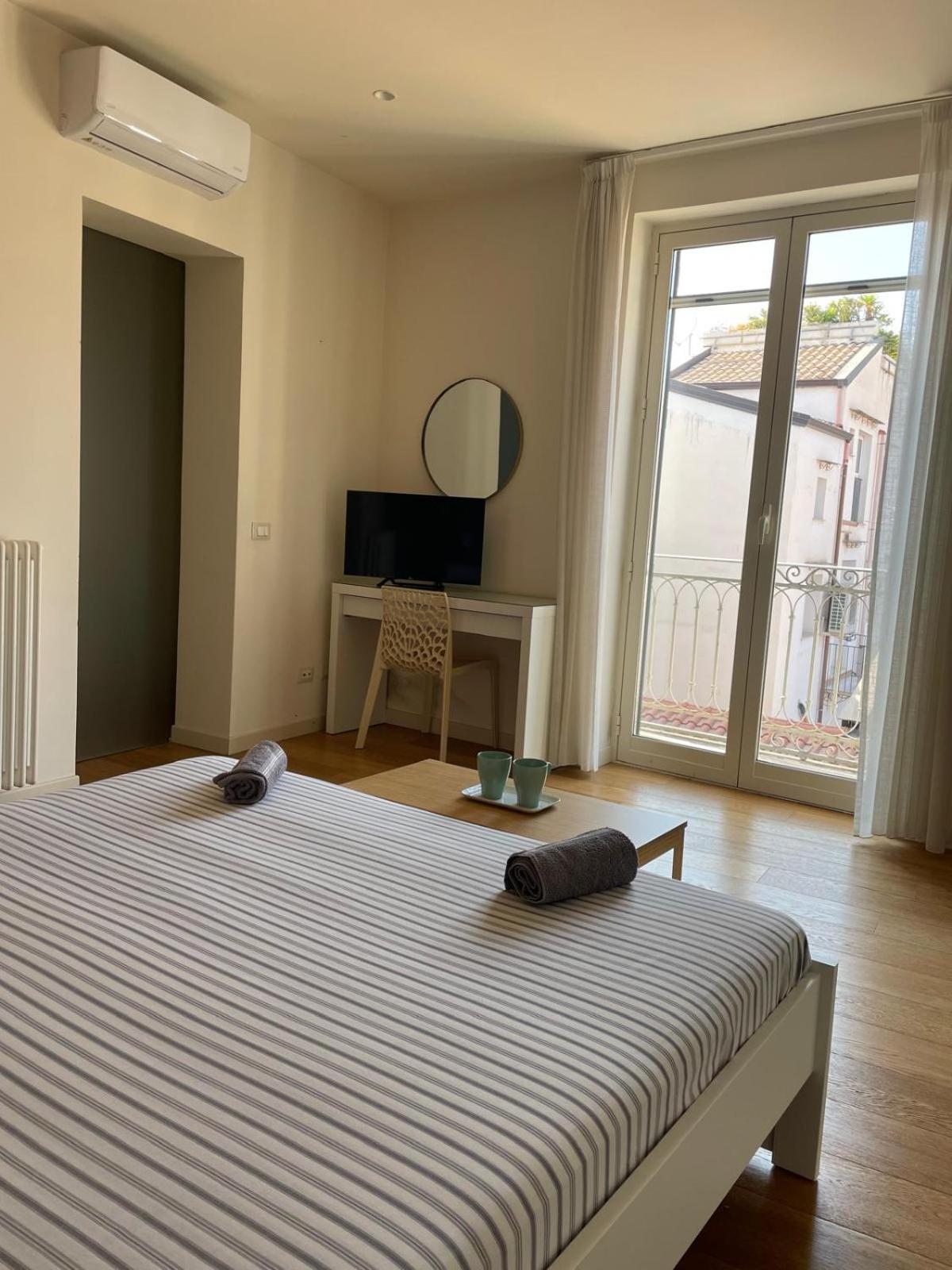 פלרמו Le Stanze Di Federico E Costanza Luxury Apartments מראה חיצוני תמונה